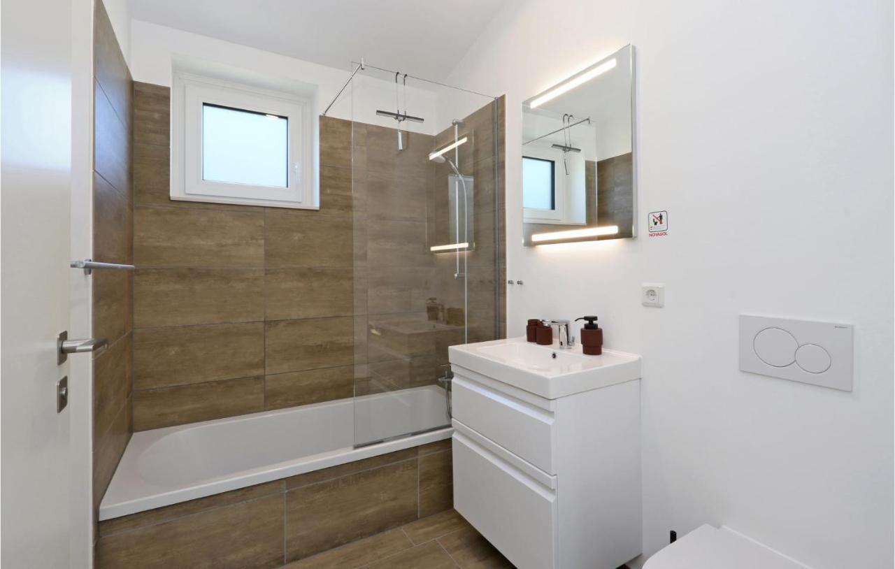 Beautiful Home In Lembruch-Duemmer See With Wifi Esterno foto